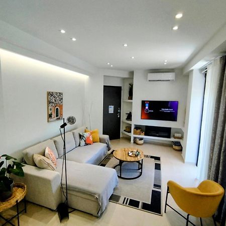 Floral Home 1 - Ground Floor Apt With Courtyard And Private Parking! Atene Esterno foto