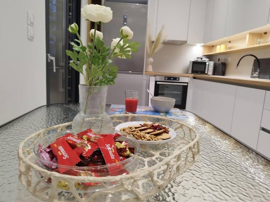 Floral Home 1 - Ground Floor Apt With Courtyard And Private Parking! Atene Esterno foto