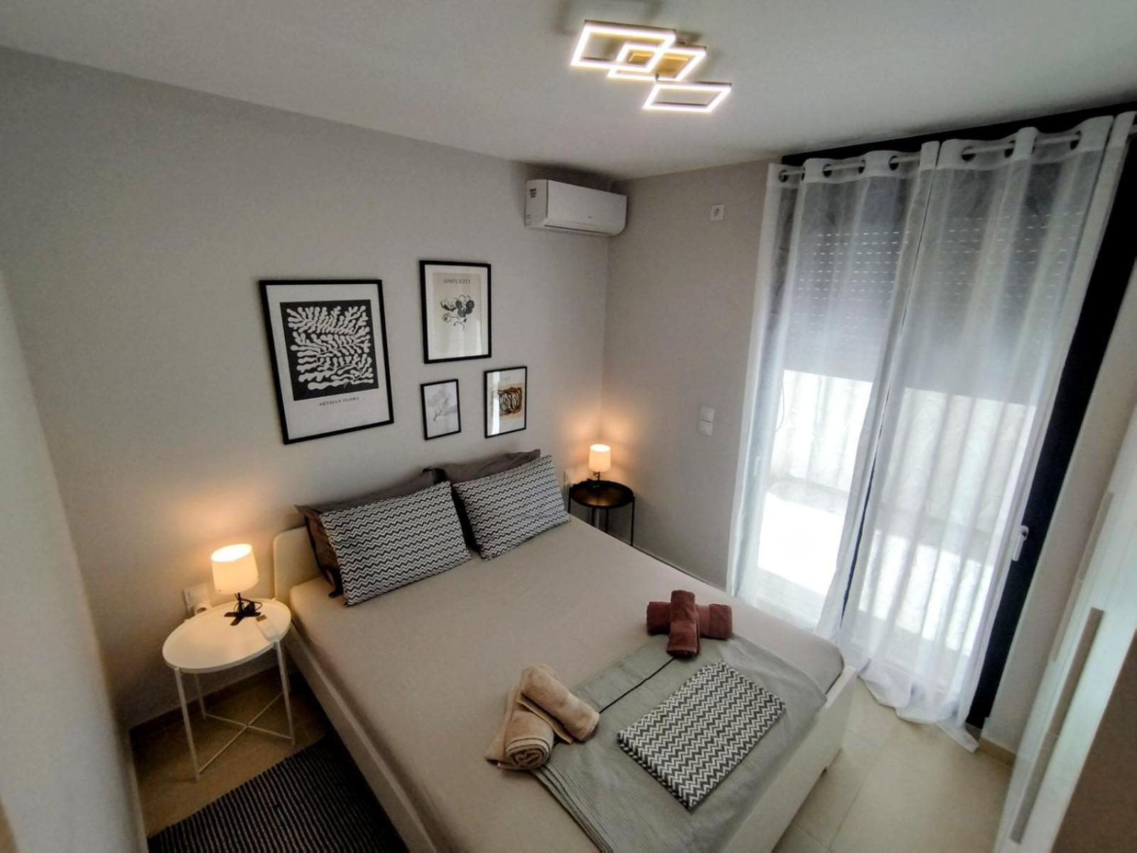 Floral Home 1 - Ground Floor Apt With Courtyard And Private Parking! Atene Esterno foto