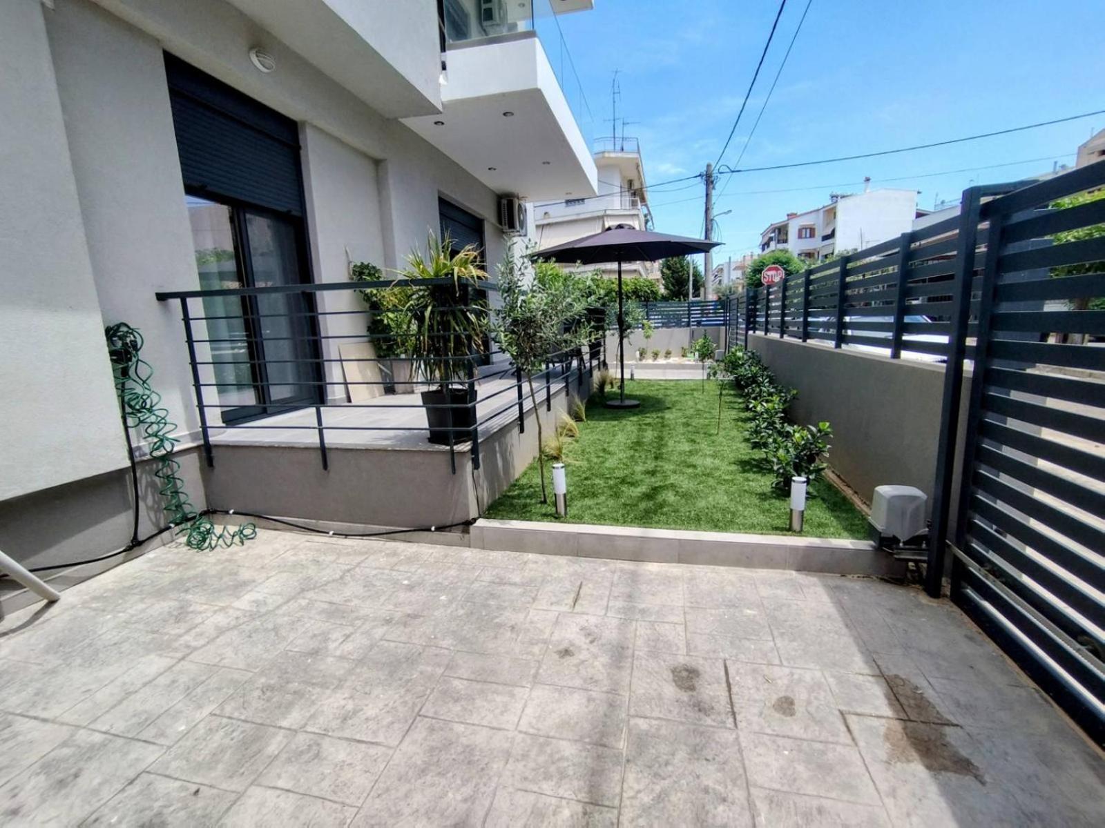 Floral Home 1 - Ground Floor Apt With Courtyard And Private Parking! Atene Esterno foto
