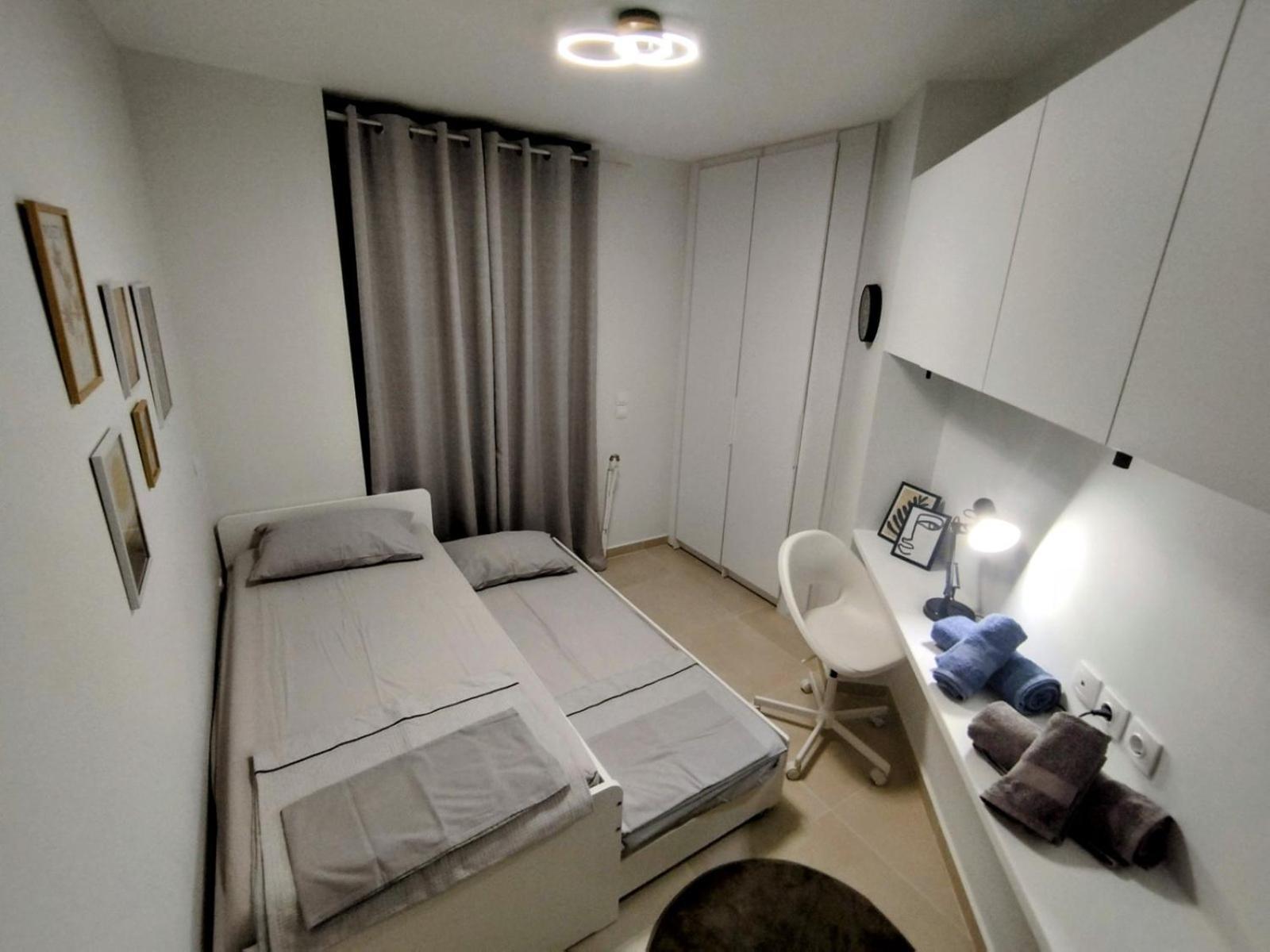 Floral Home 1 - Ground Floor Apt With Courtyard And Private Parking! Atene Esterno foto