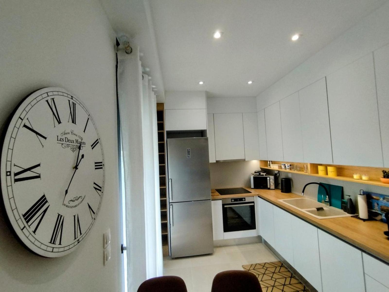 Floral Home 1 - Ground Floor Apt With Courtyard And Private Parking! Atene Esterno foto