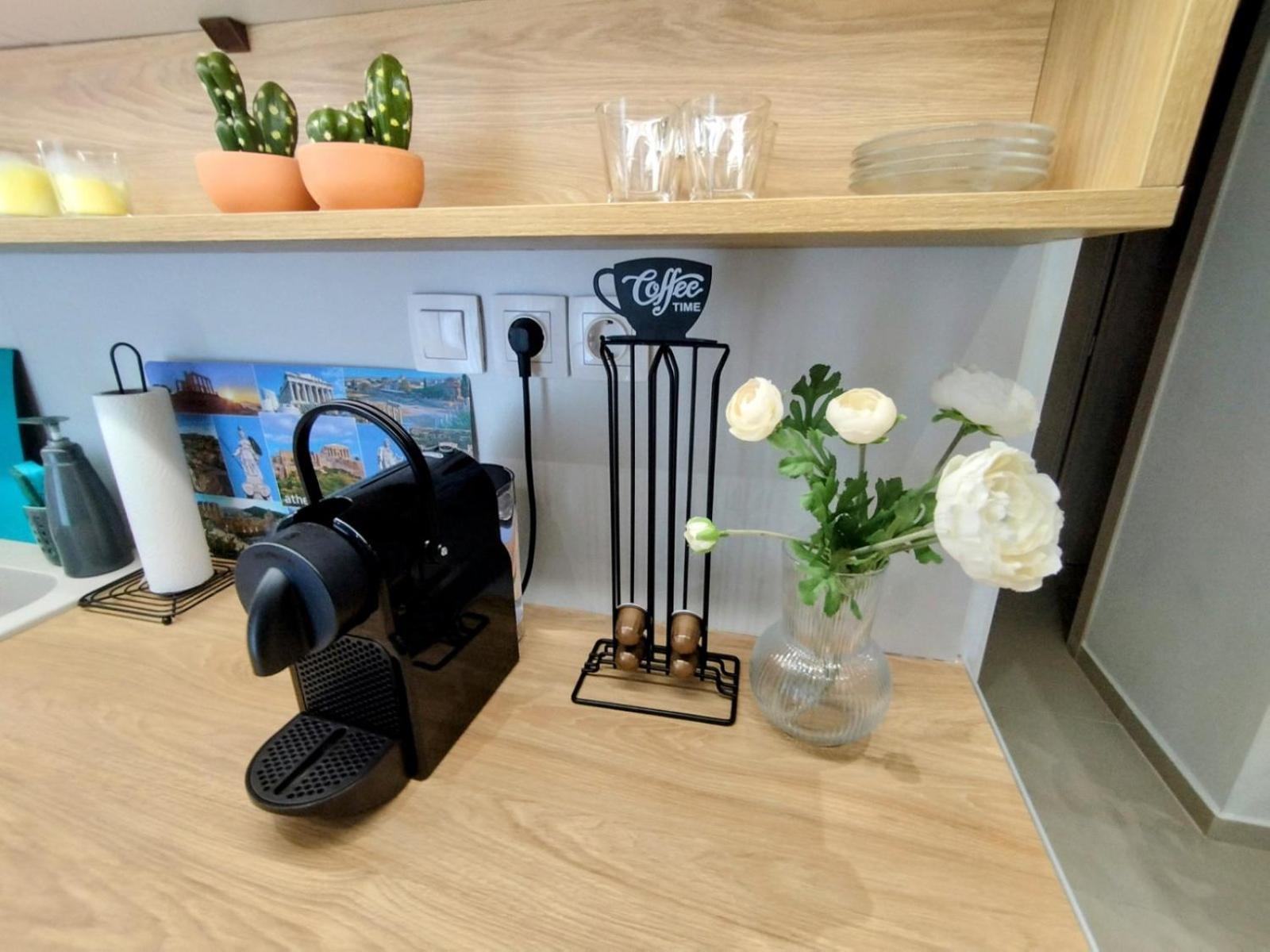 Floral Home 1 - Ground Floor Apt With Courtyard And Private Parking! Atene Esterno foto