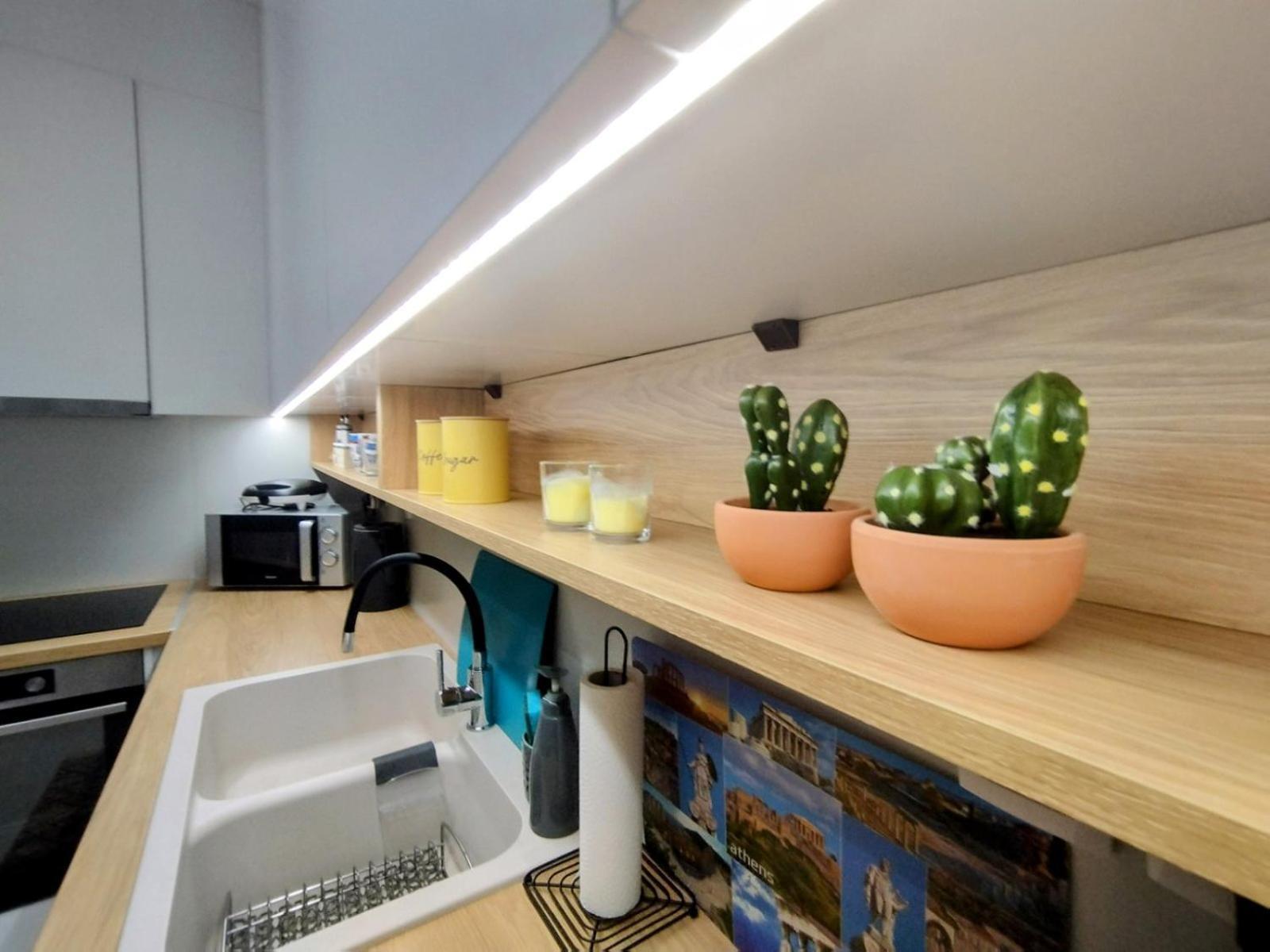Floral Home 1 - Ground Floor Apt With Courtyard And Private Parking! Atene Esterno foto