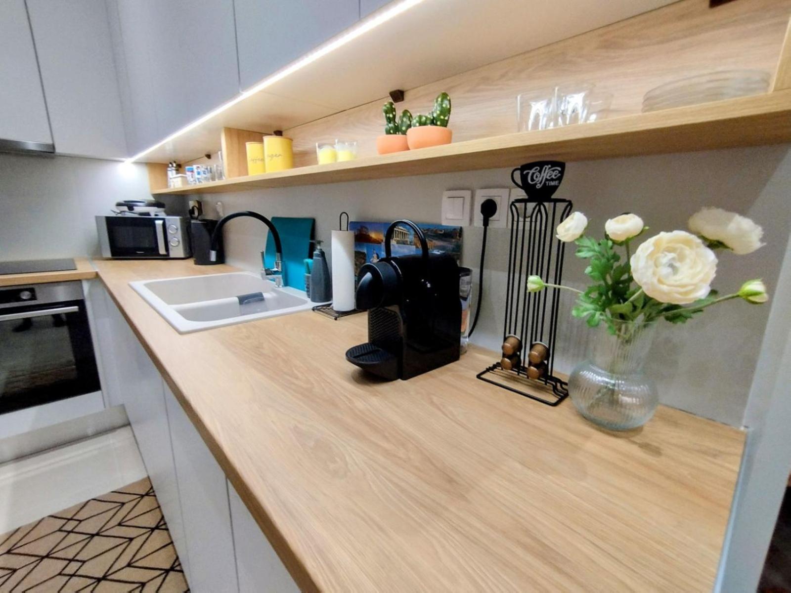 Floral Home 1 - Ground Floor Apt With Courtyard And Private Parking! Atene Esterno foto