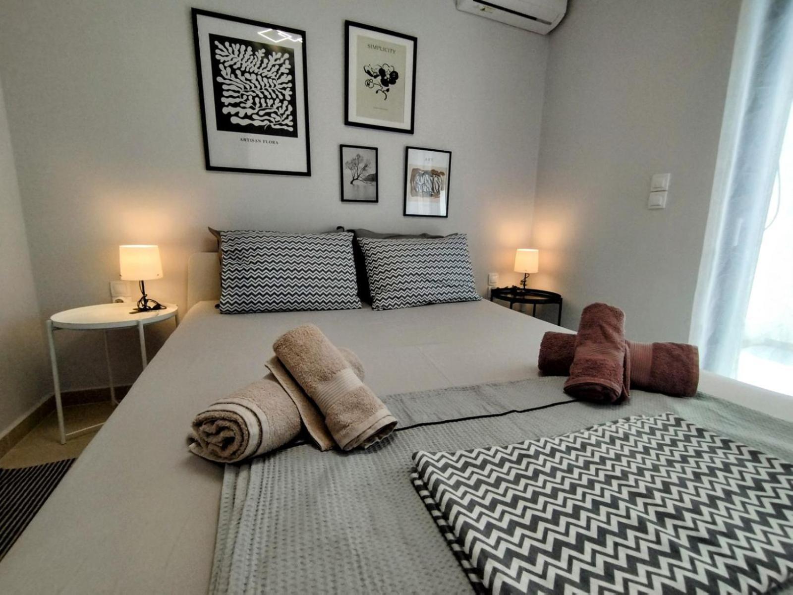Floral Home 1 - Ground Floor Apt With Courtyard And Private Parking! Atene Esterno foto