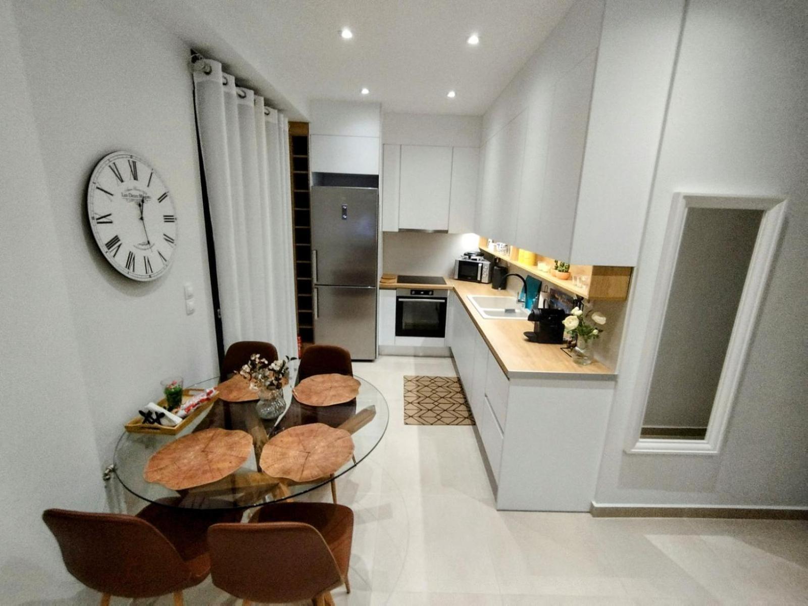 Floral Home 1 - Ground Floor Apt With Courtyard And Private Parking! Atene Esterno foto